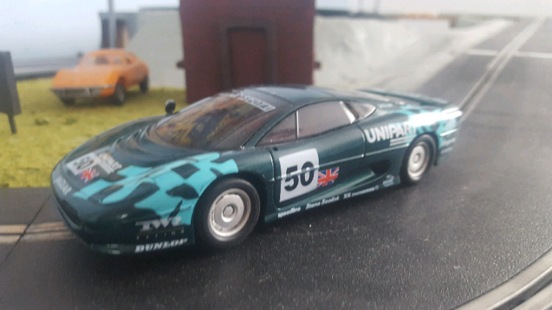 scalextric jaguar xj220